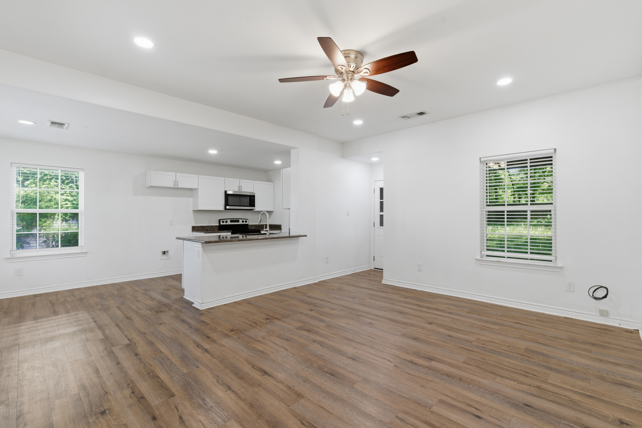 521 East Sears Street, Denison 75021