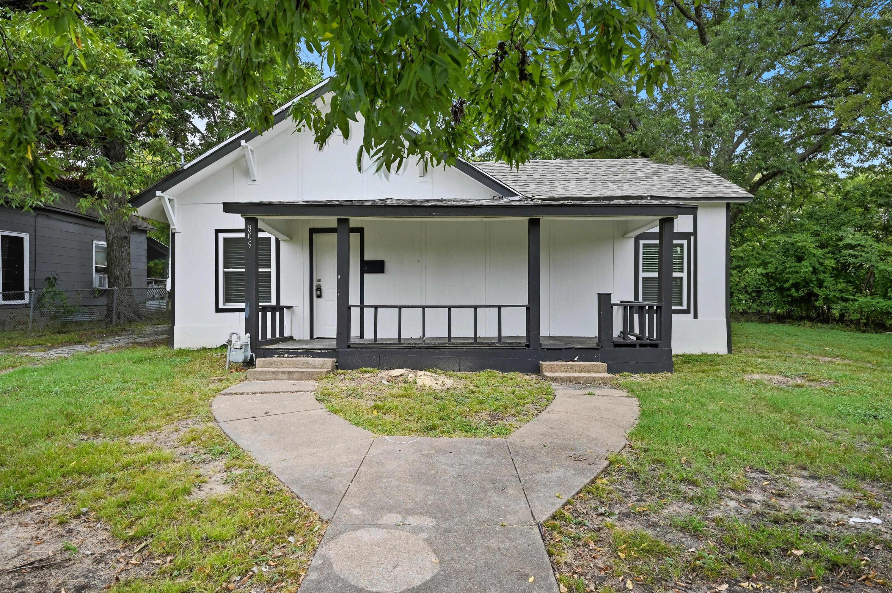 809 North Maxey Street