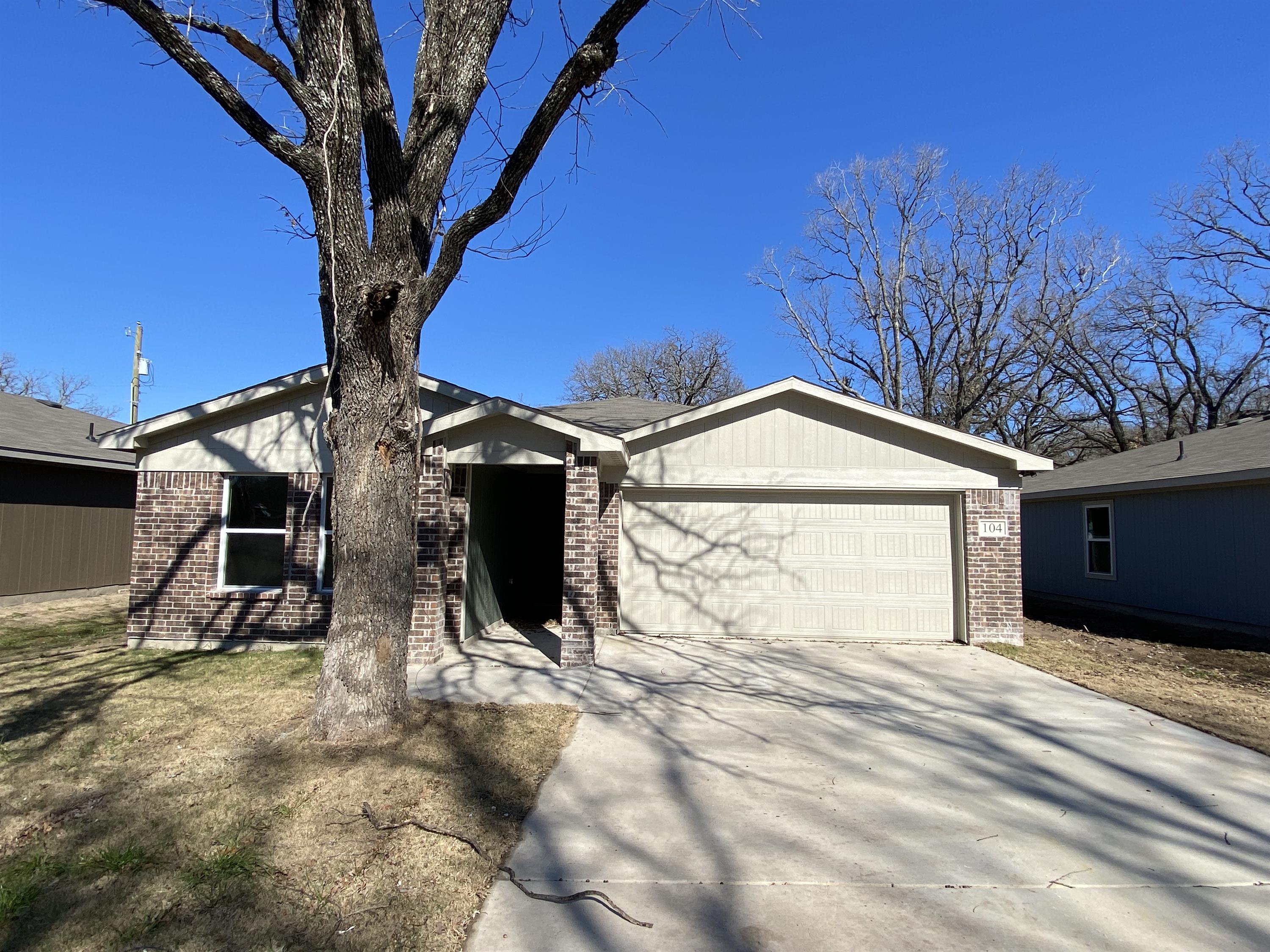 104 Holiday Drive, Gun Barrel City 75156