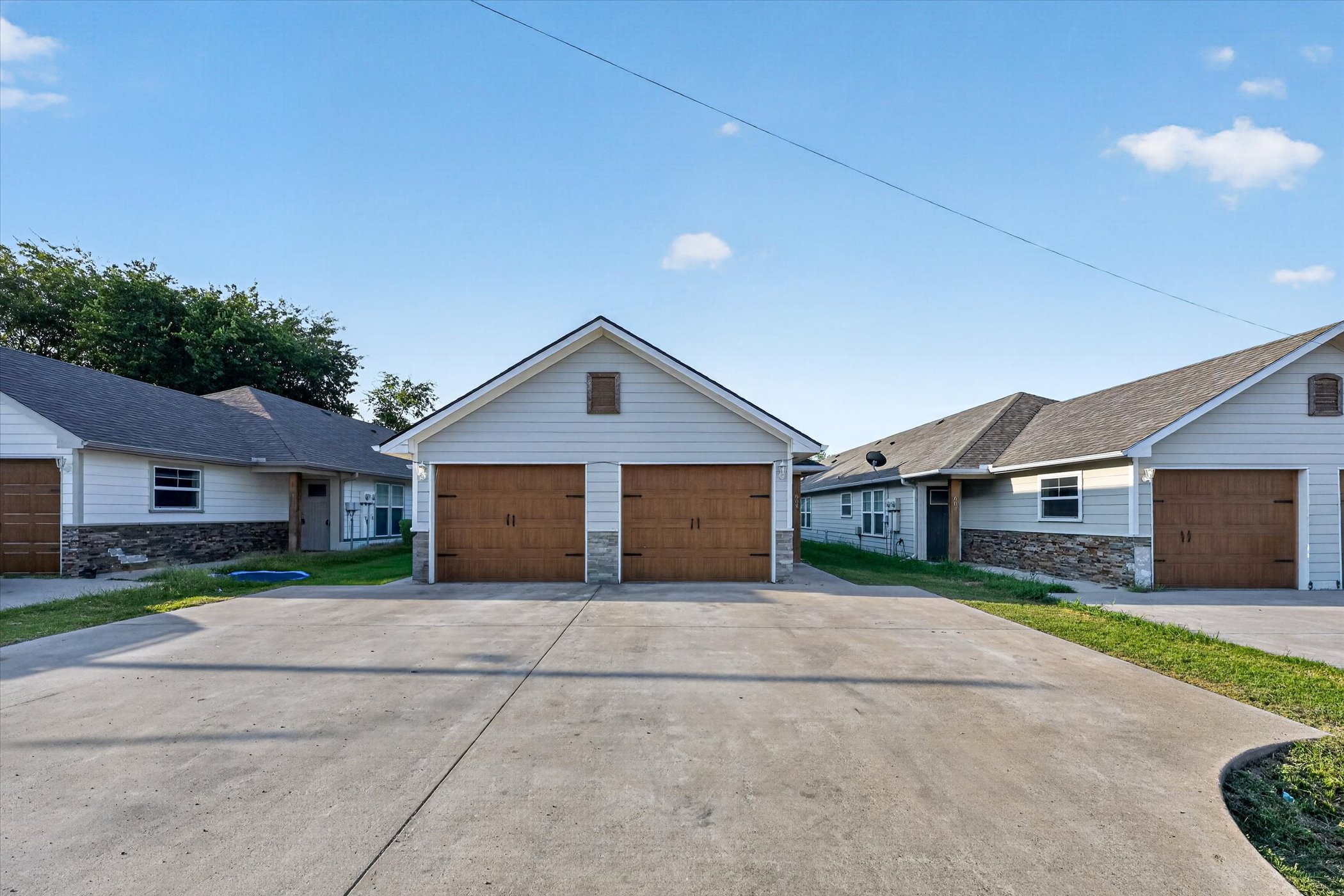 608 East College Street - 608