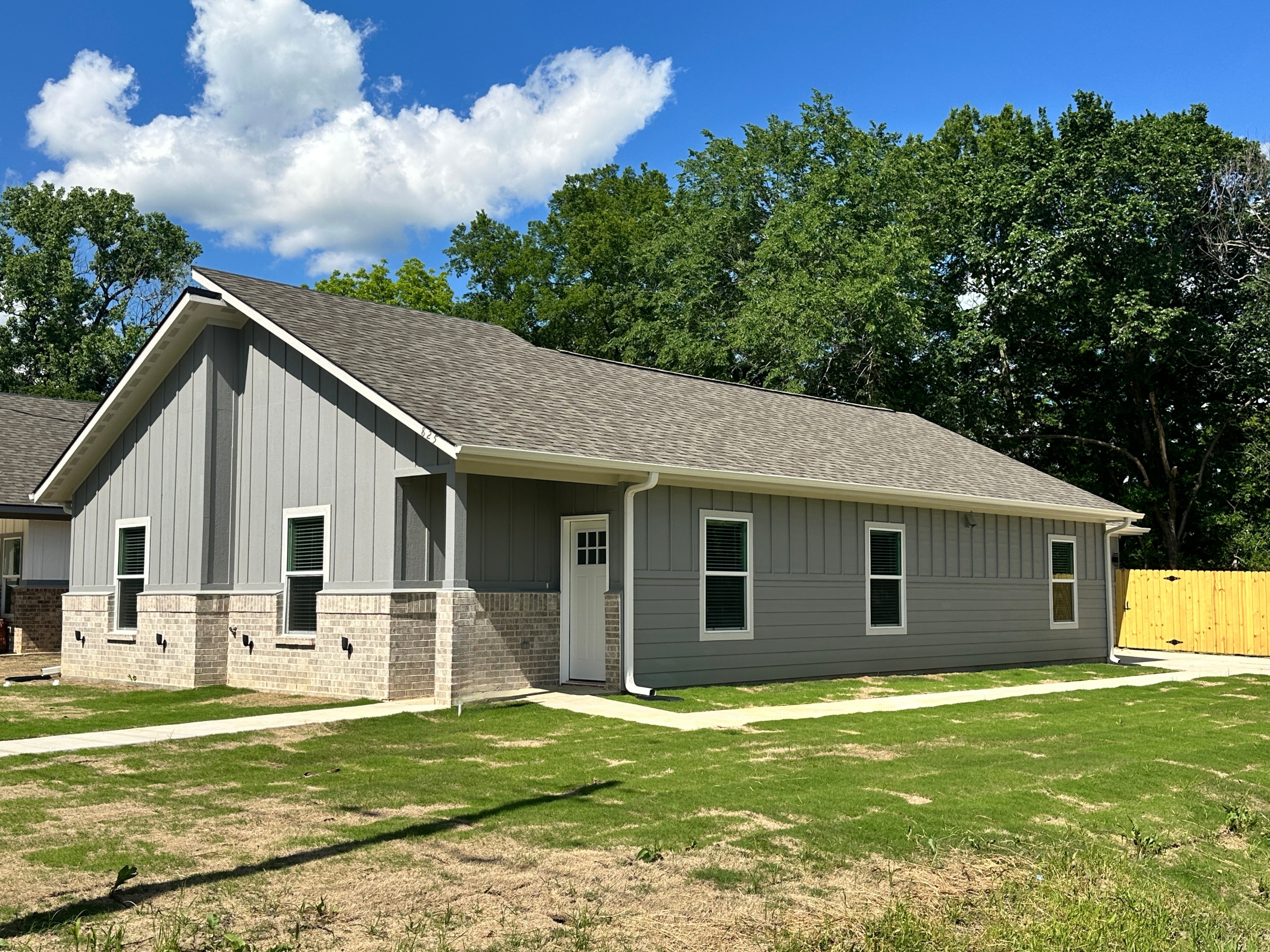 825 Edgar Street