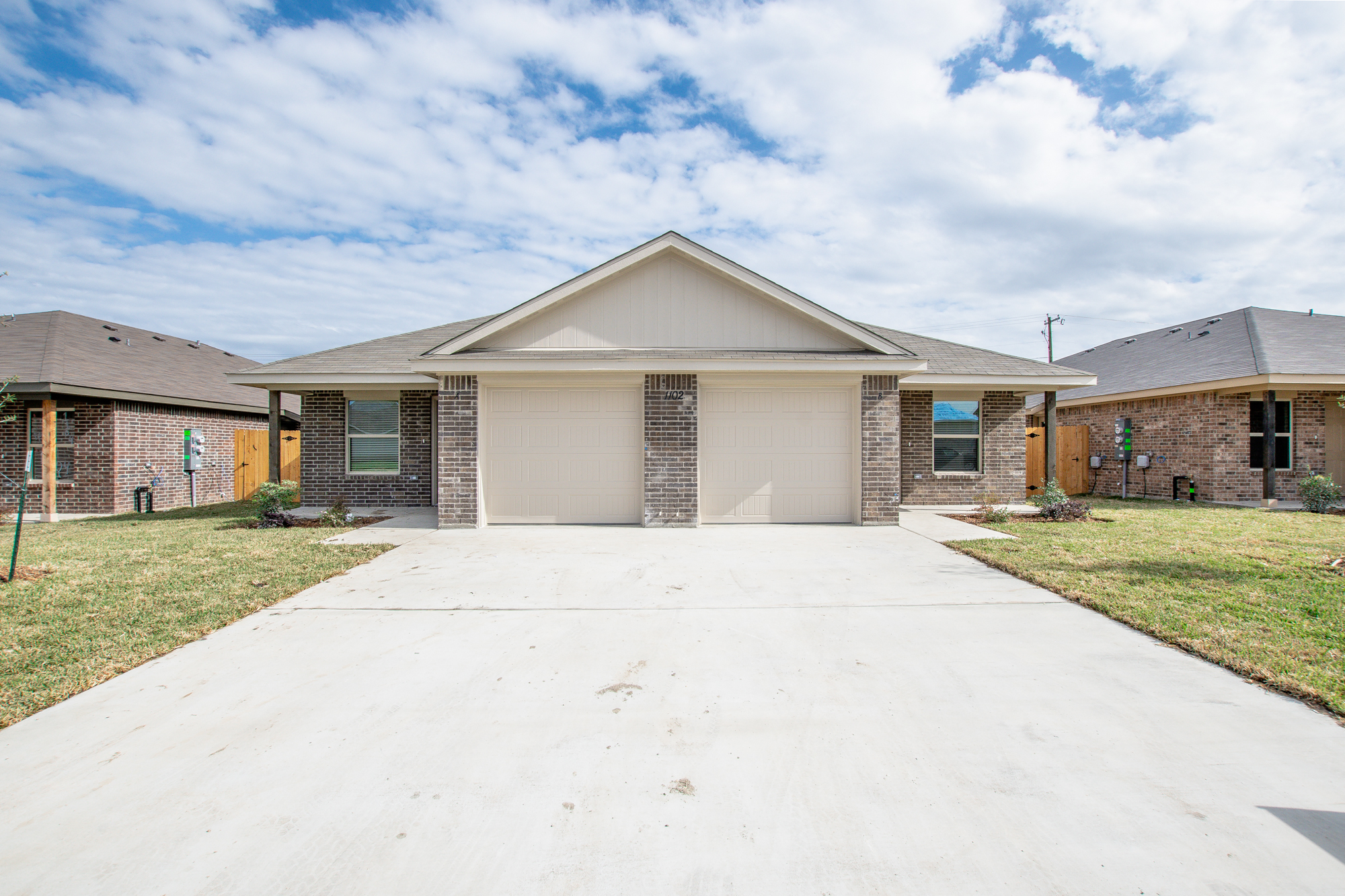 1106 Barbara Jordan Dr - B