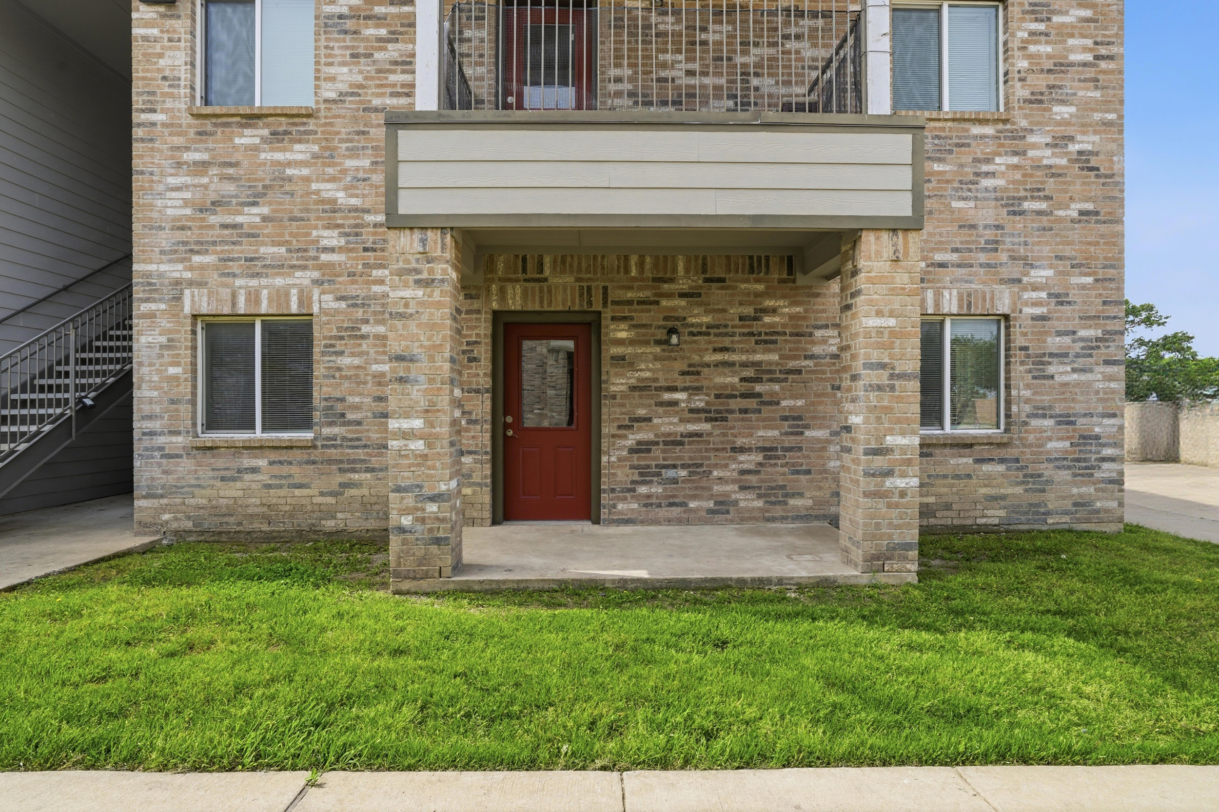 514 East Hazelwood Street - B