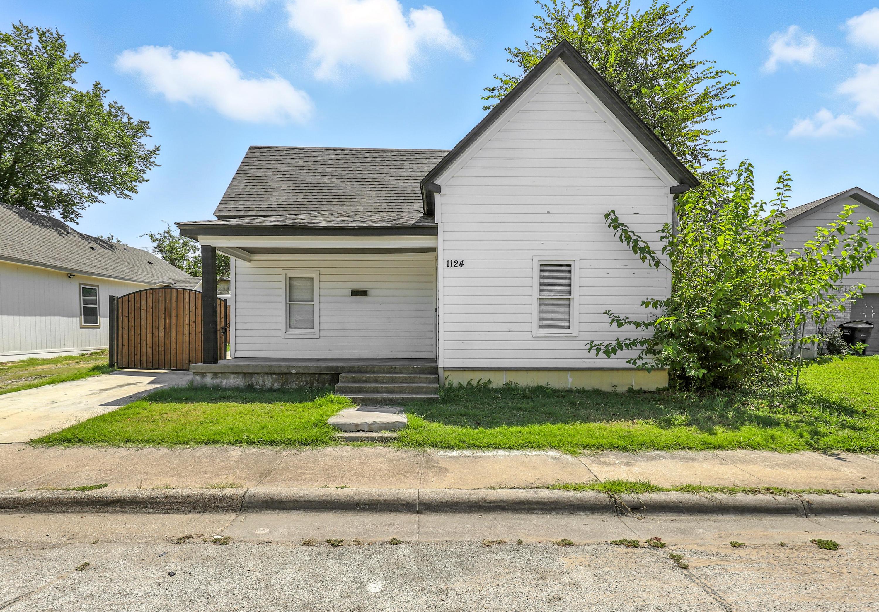 1124 East Hattie Street