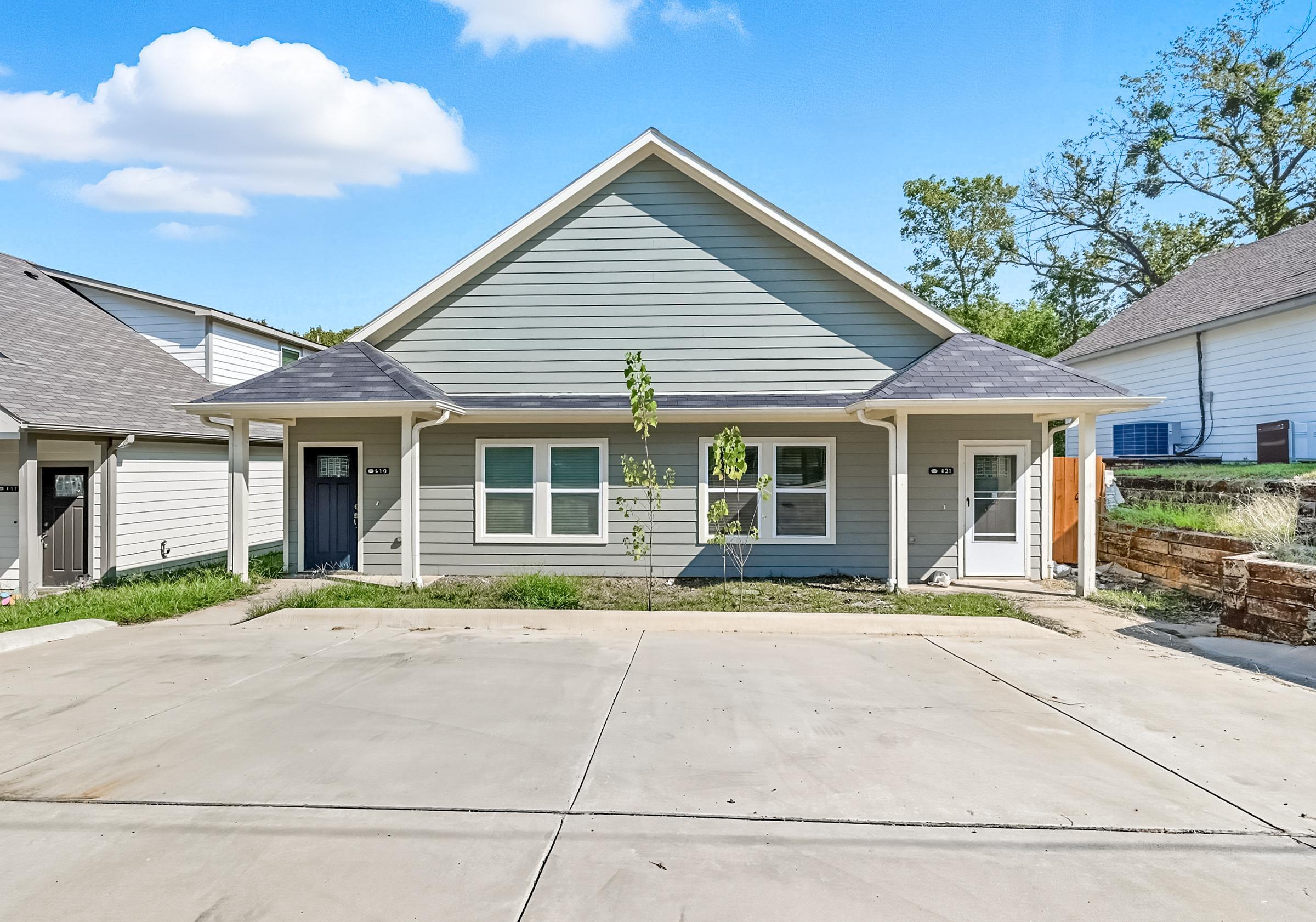 419 East Elm Street - 421