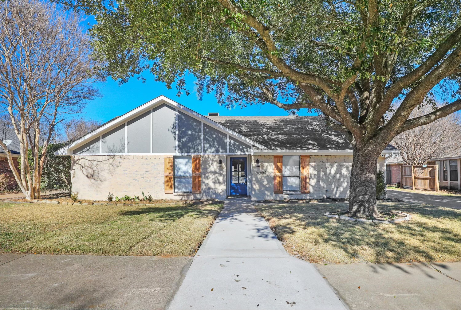 5008 Edgewater Drive