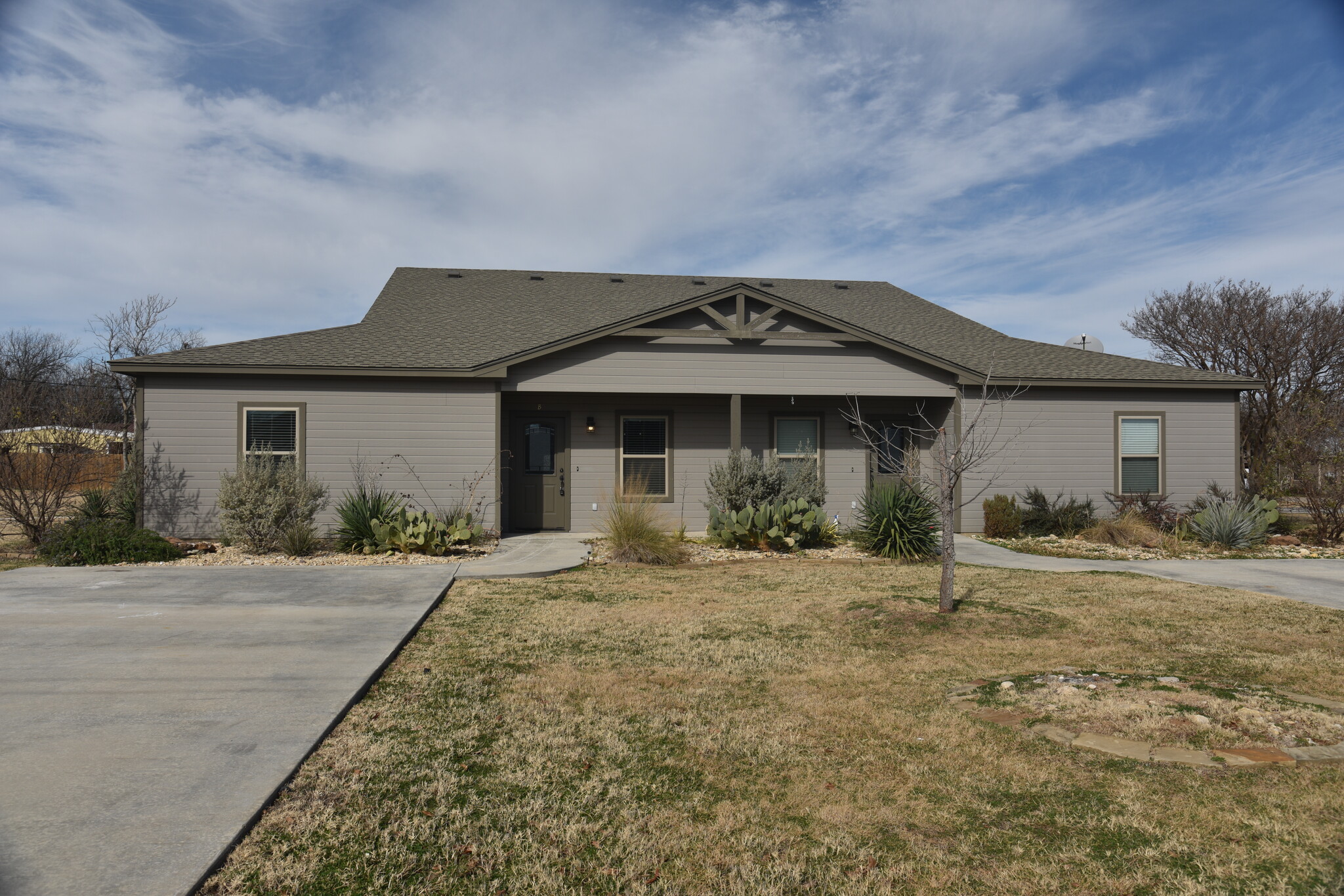 101 W Capps Street - B