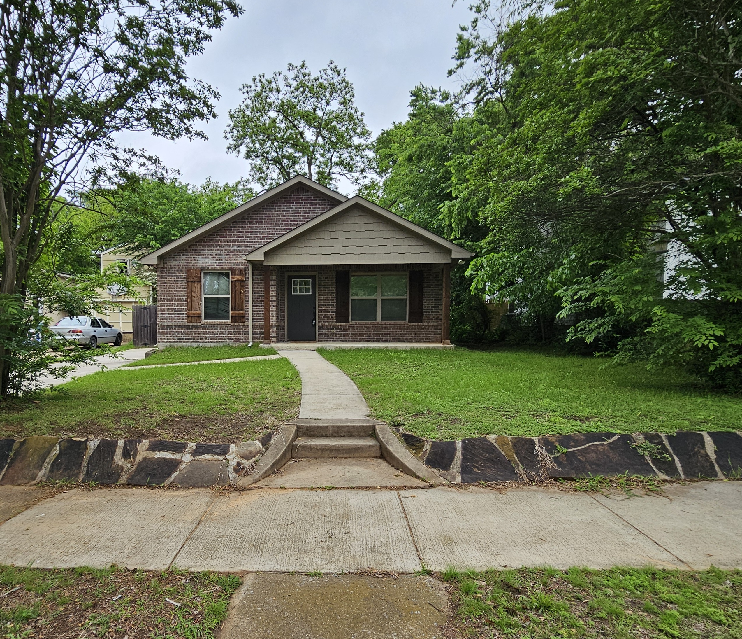 921 West Day Street, Denison 75020