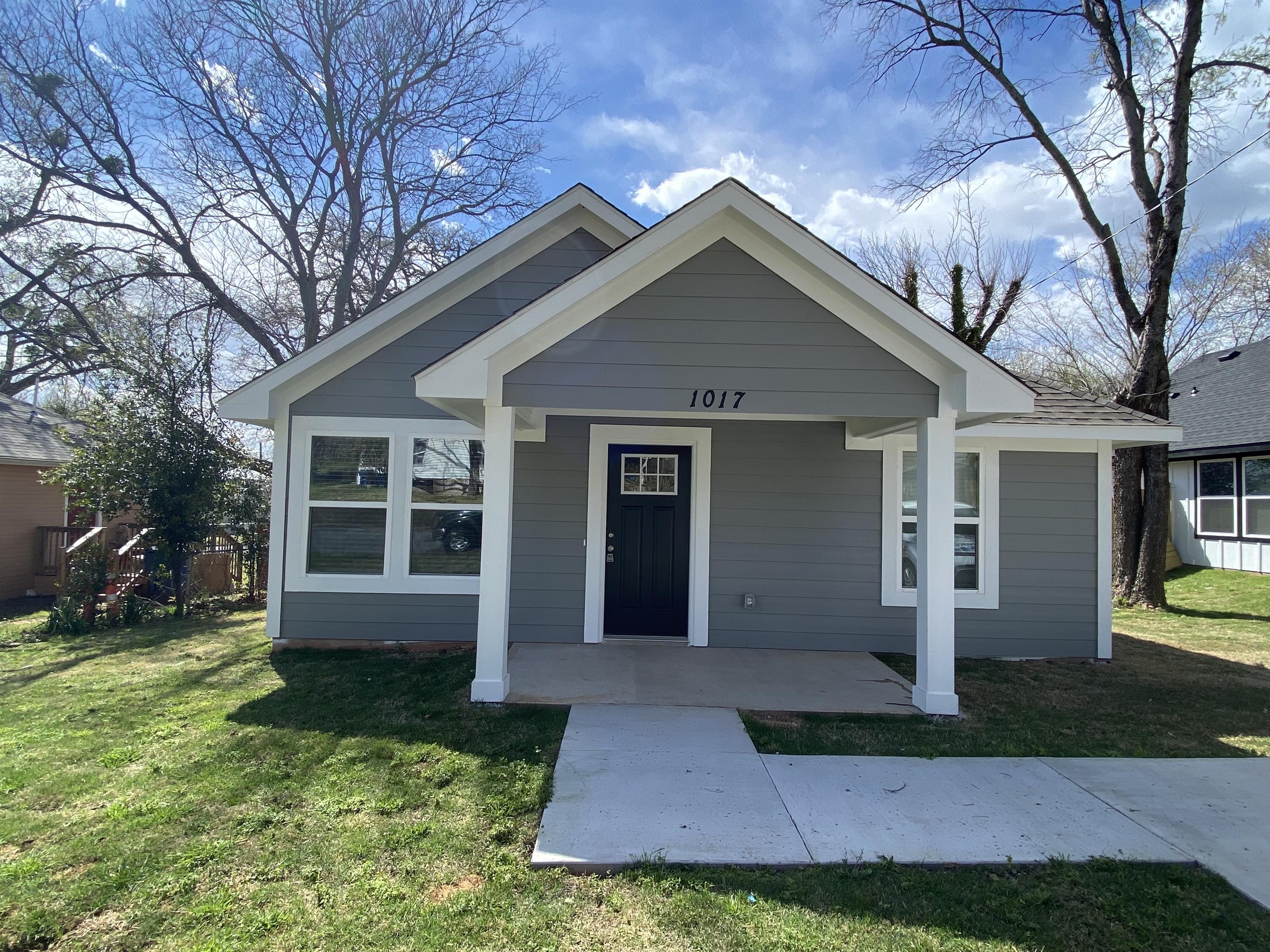 1017 South Scullin Avenue, Denison 75020
