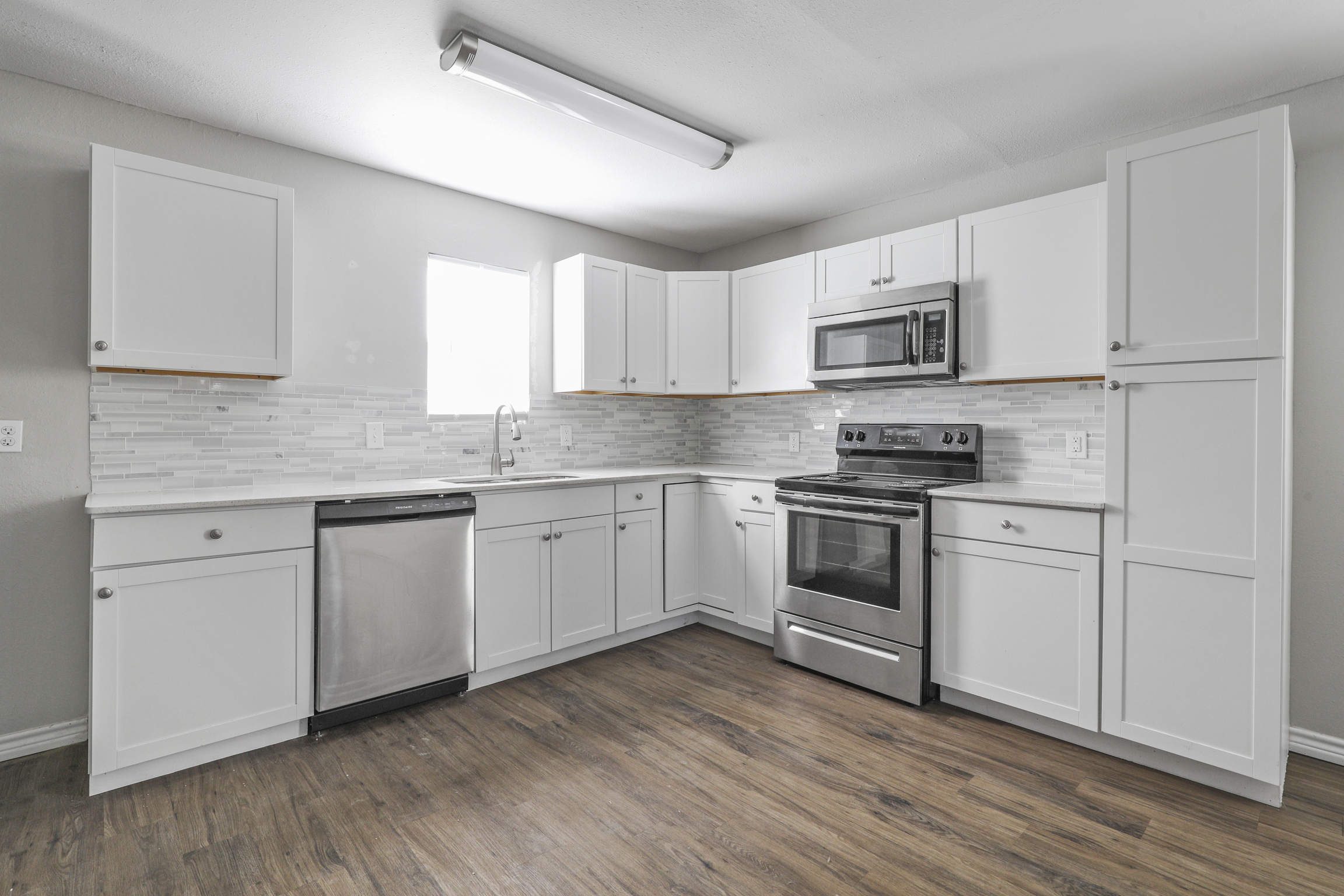 1206 N Business 78