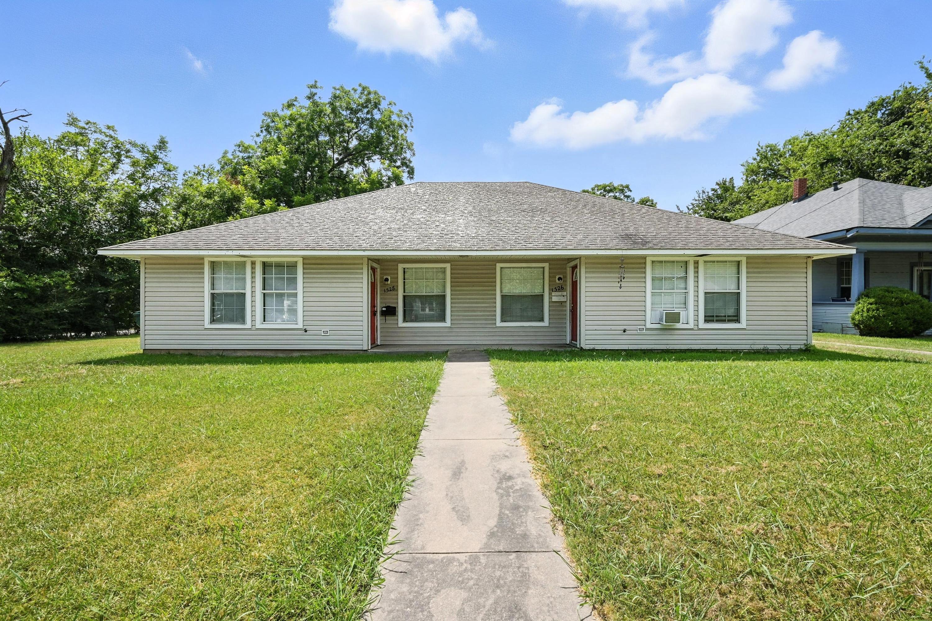 1328 South Travis Street, Sherman 75090 - 1328