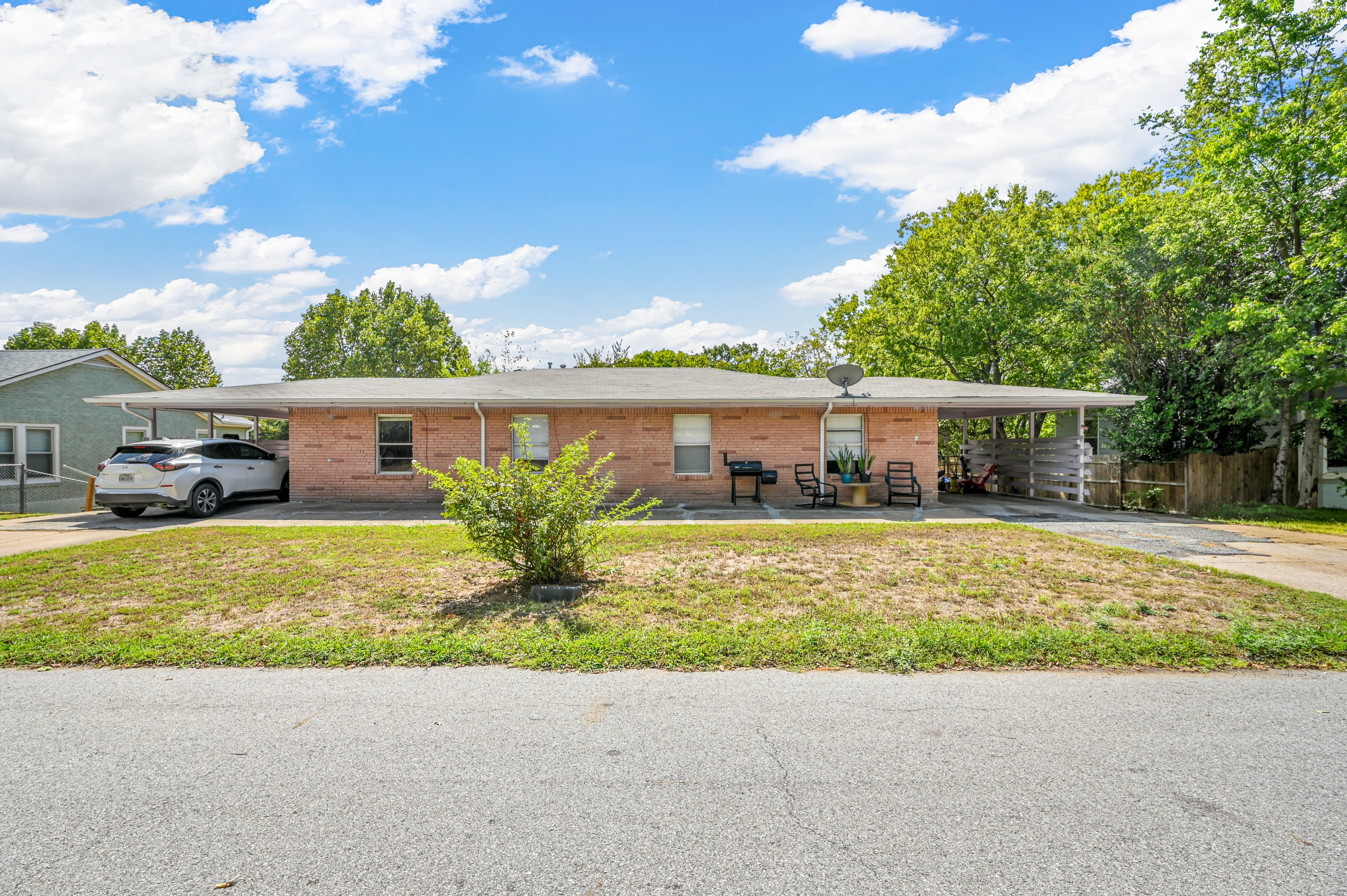 120 East Monterey Street - 116