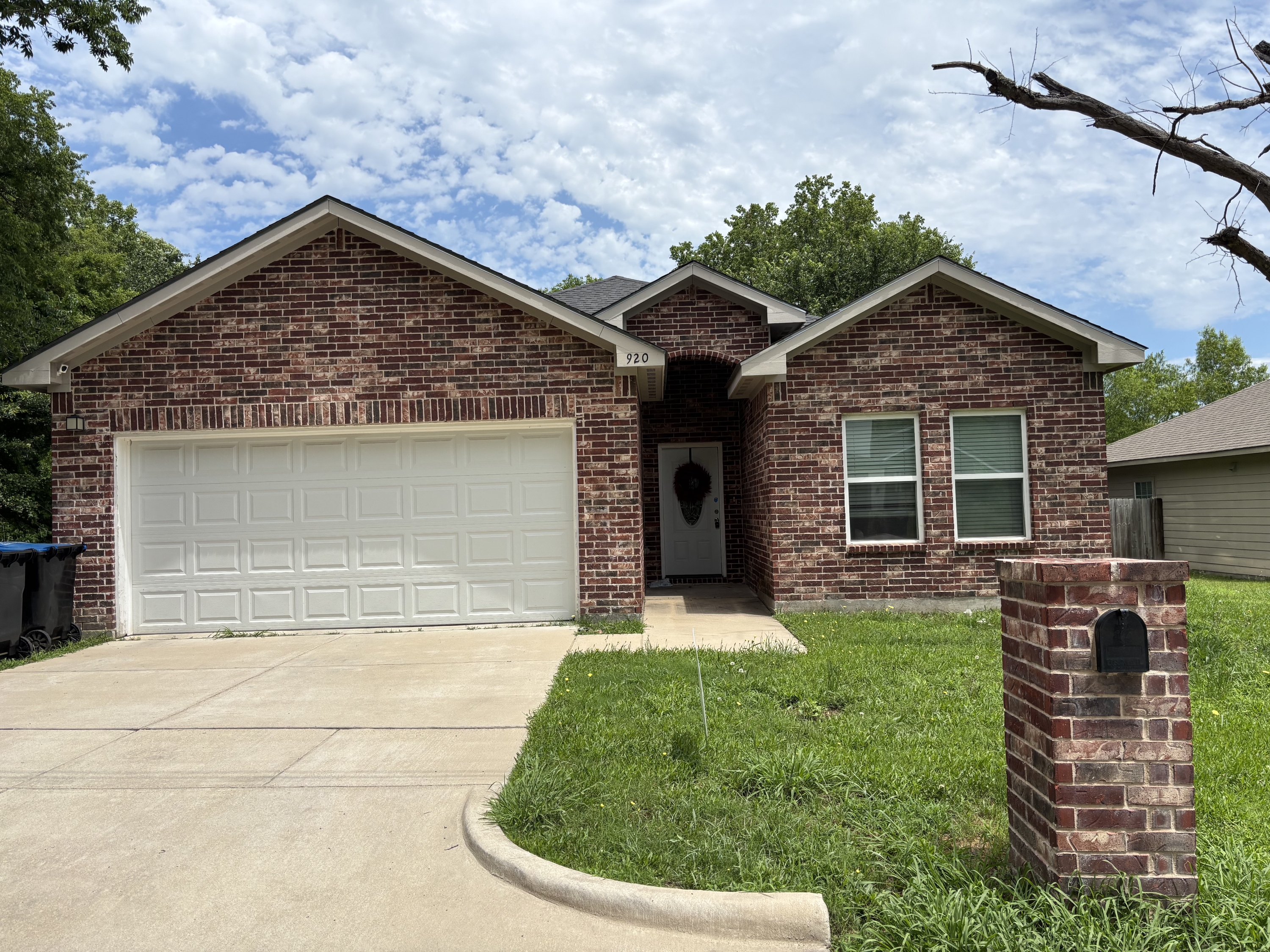 Property main image