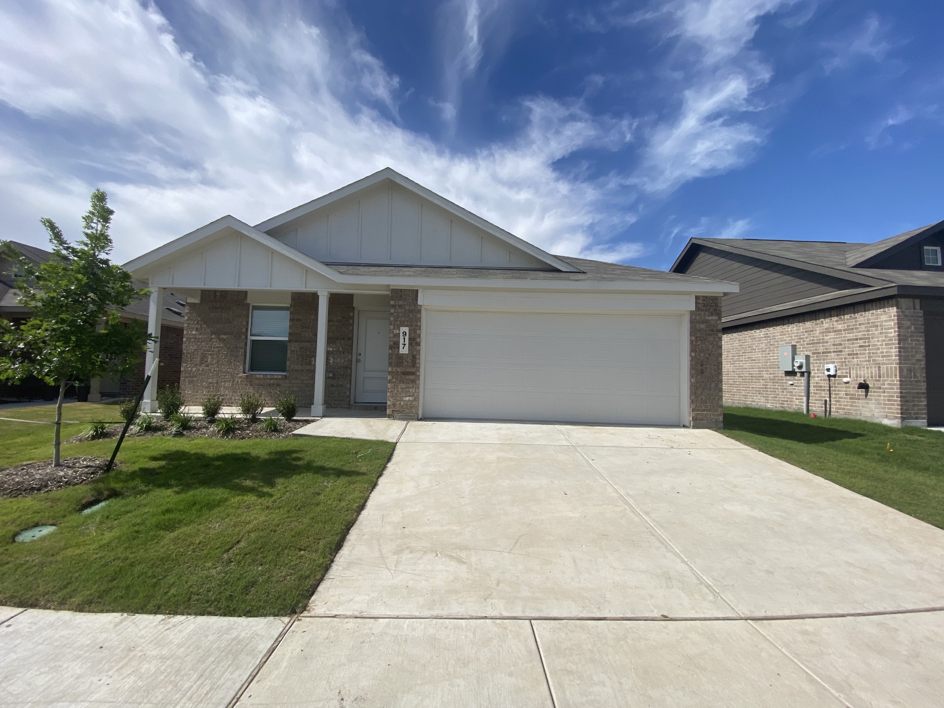 917 Shady Oaks Drive
