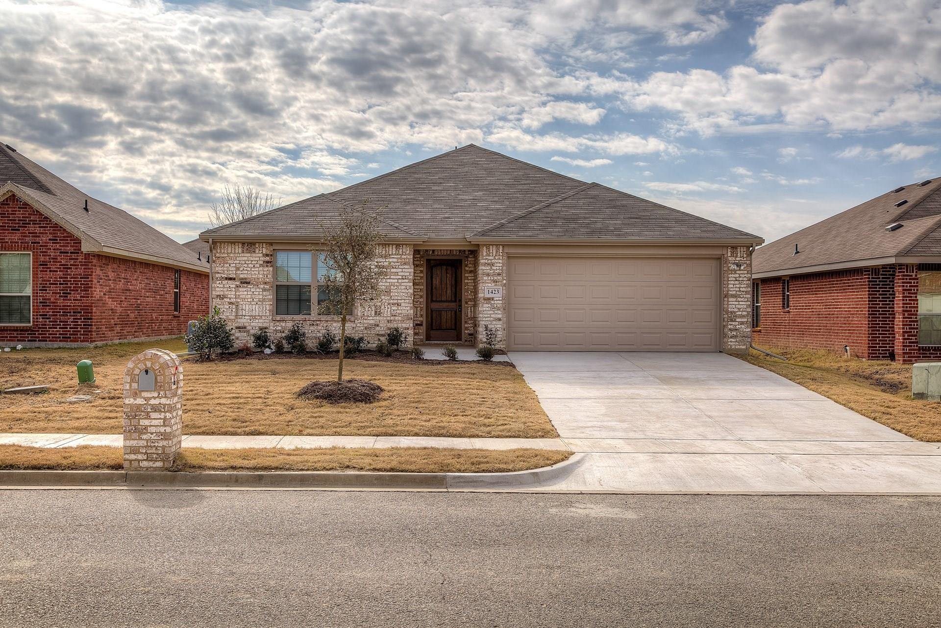 1423 Rieger Dr
