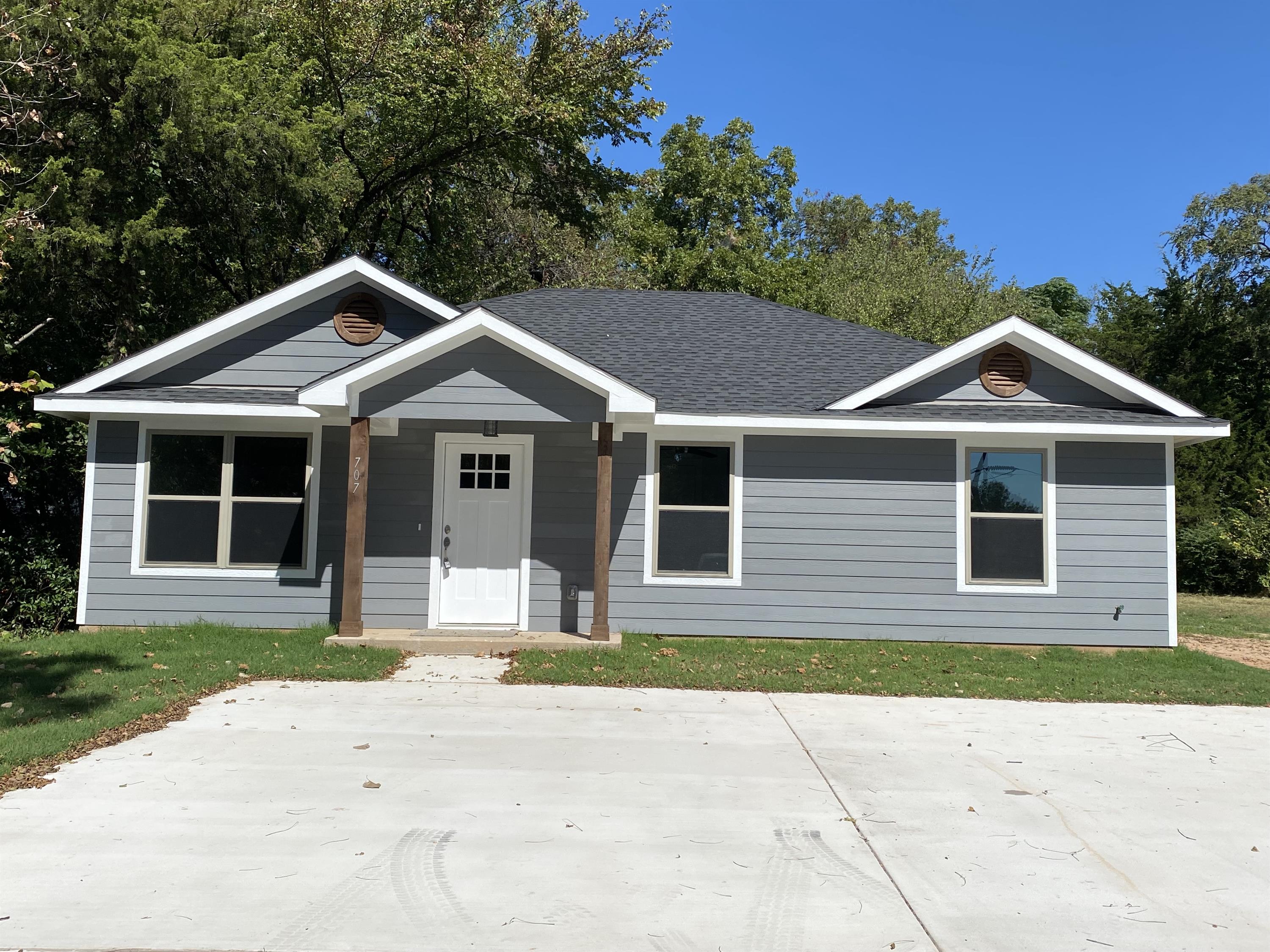 707 West Murray Street, Denison 75020