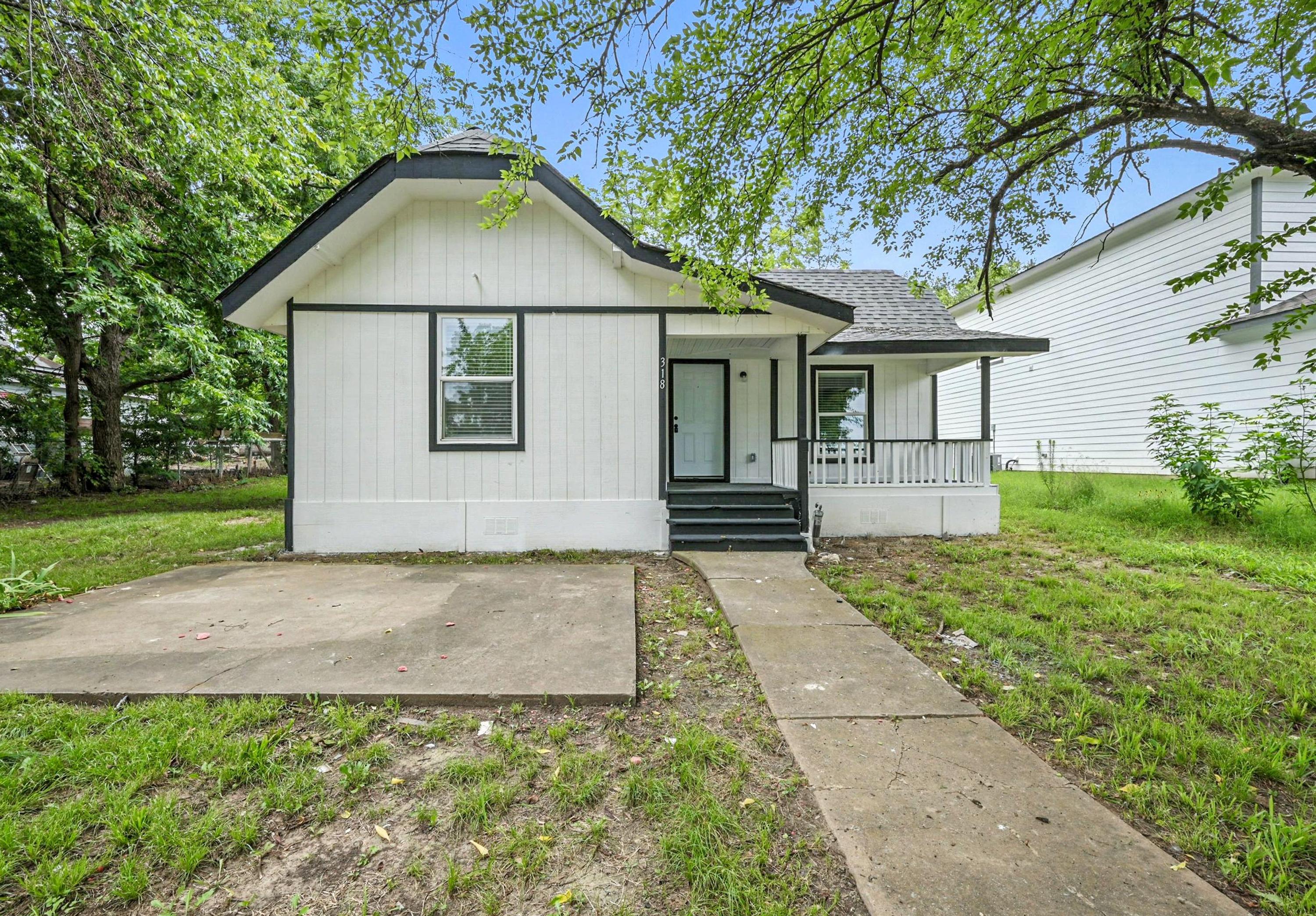 318 East Shepherd Street