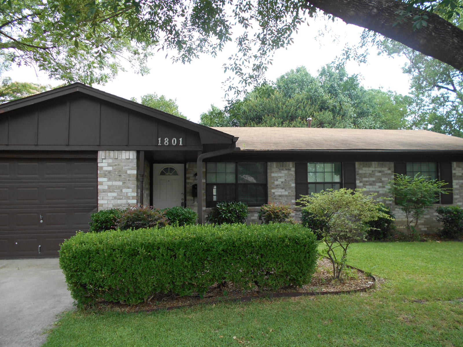 1801 Meadowcrest