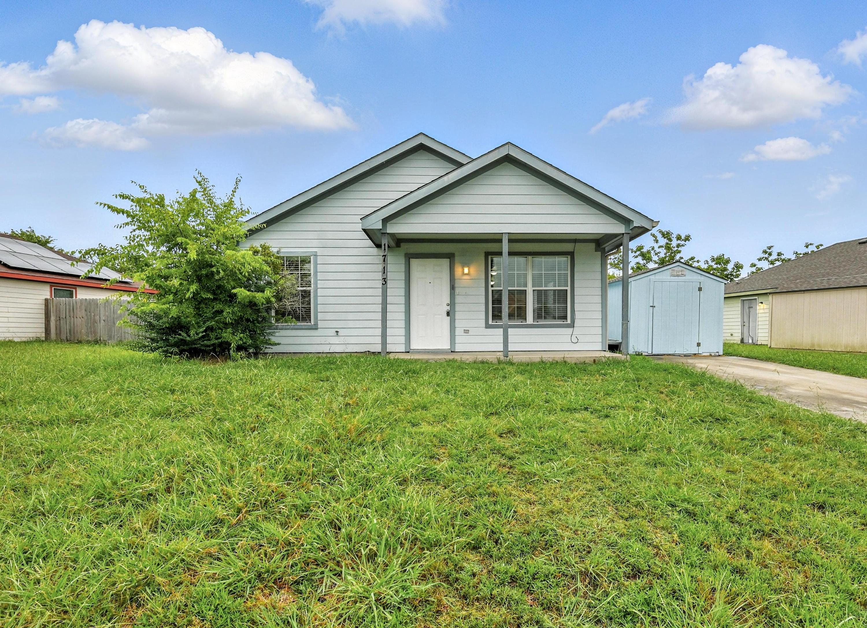 1713 Manor Garden Curve